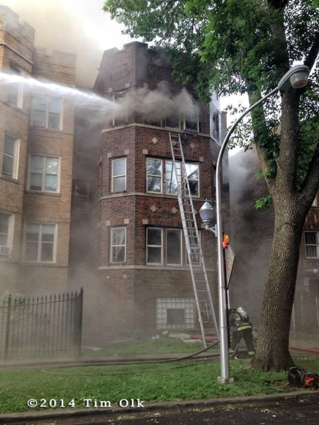 apartment building on fire in Chicago
