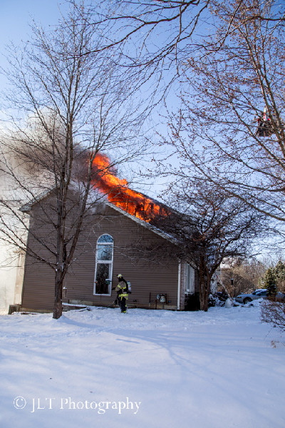 winter house fire photo