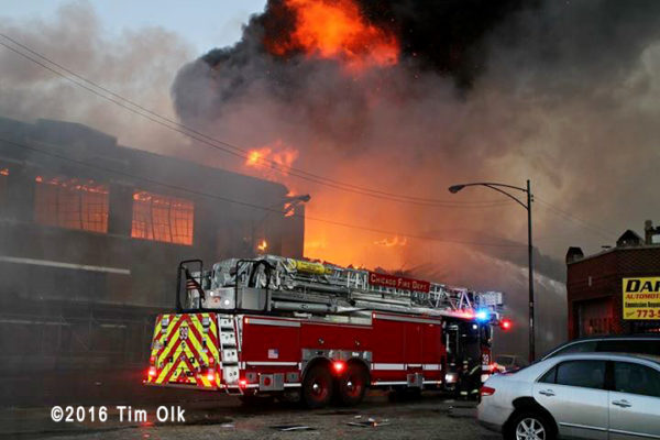 massive warehouse fire in Chicago 11/5/16