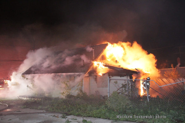 vacant house burns in Flint MI