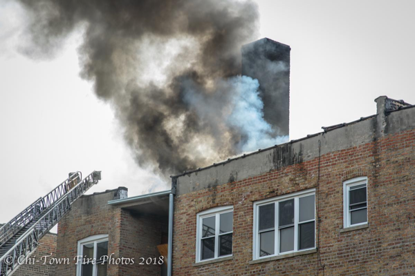 apartment building fire in Chicago